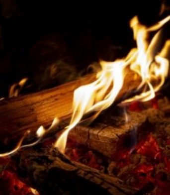 feu de bois maison boire